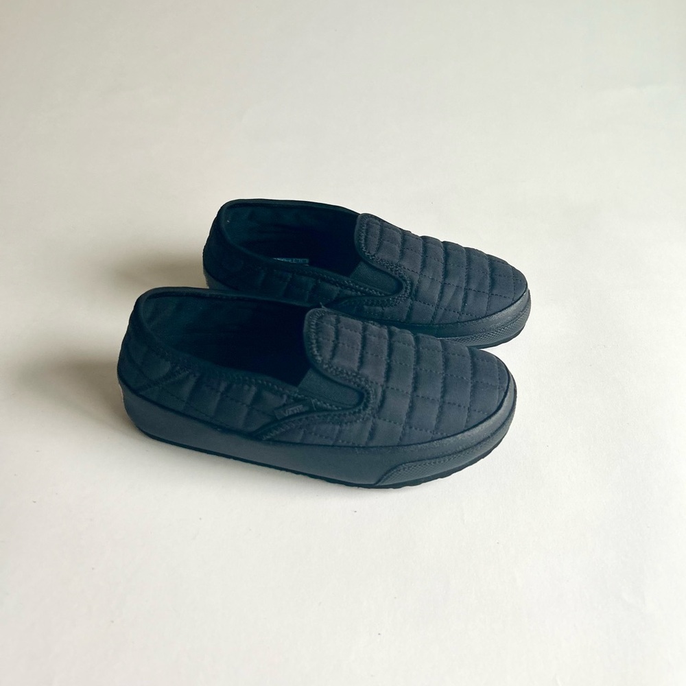 Vans Quilted Black Nylon Rubber Outsole Slippers with Red Accents size 5.5W, 4M